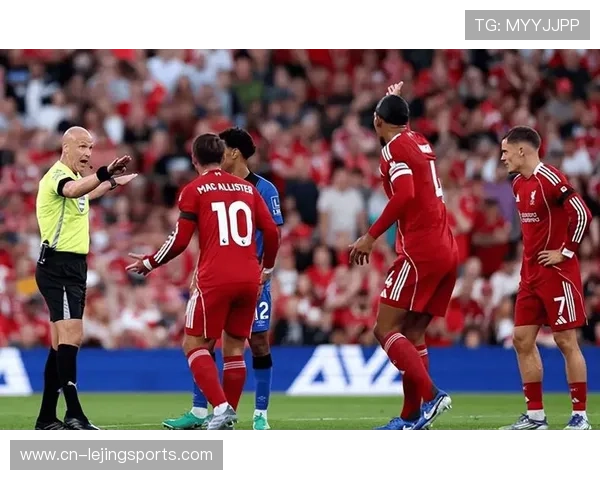 英超裁判判罚引争议 VAR介入改变多场比赛走势